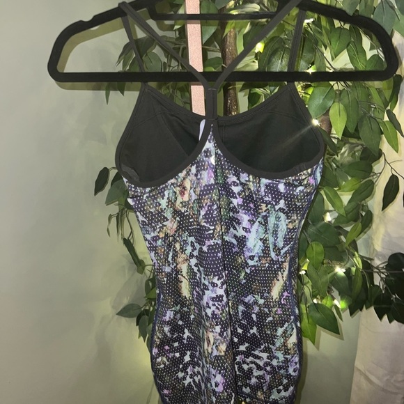 LULULEMON Power Y Floral Tank in Gator Green Size 4 - Picture 7 of 9